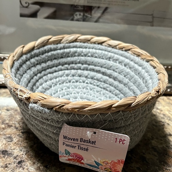 Woven Basket - Picture 7 of 9